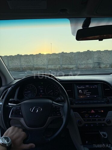 Hyundai Elantra 2016, 225,000 km - 1.4 l - Bakı
