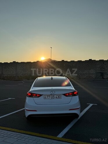 Hyundai Elantra 2016, 225,000 km - 1.4 l - Bakı