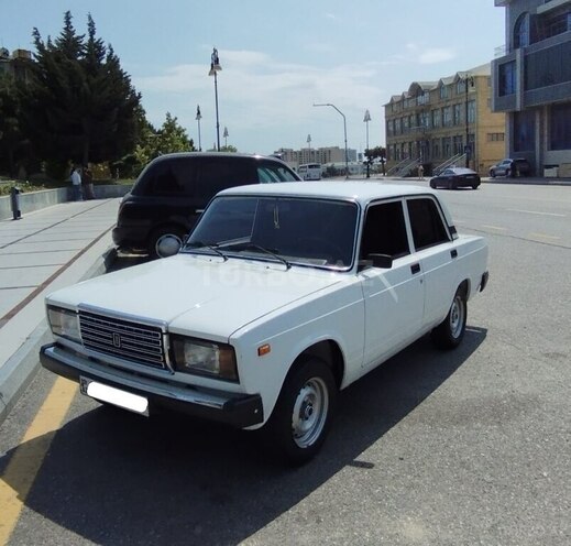 LADA (VAZ) 2107-2
