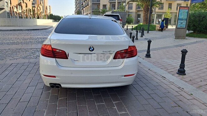 BMW 520 2015, 241,000 km - 2.0 л - Bakı