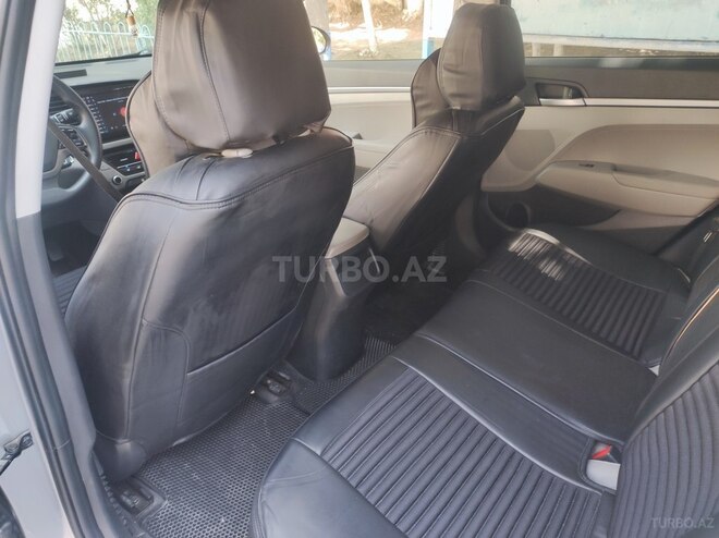 Hyundai Elantra 2017, 198,668 km - 2.0 л - Sumqayıt