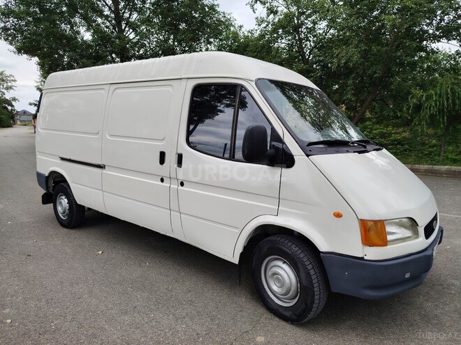 Ford Transit-12