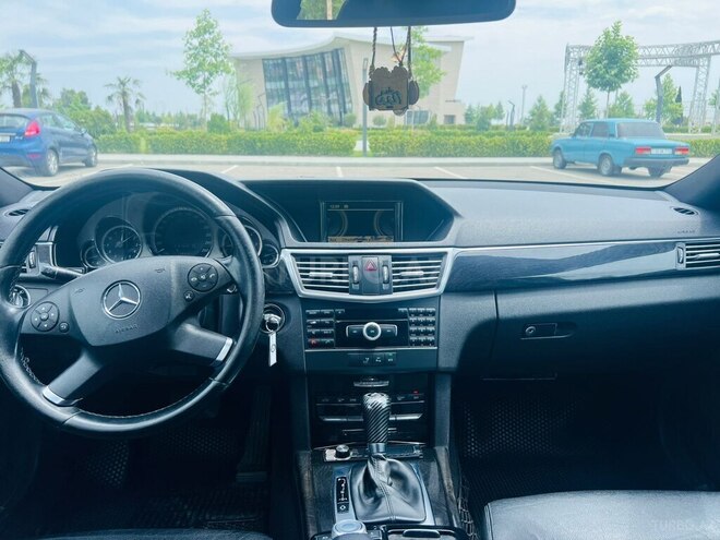 Mercedes E 200 d 2011, 266,000 km - 2.2 l - Bakı