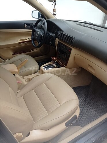 Volkswagen Passat 2001, 160,000 km - 2.8 l - Bakı