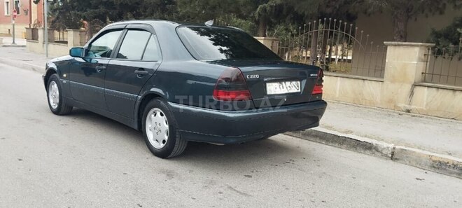 Mercedes C 220 d-2