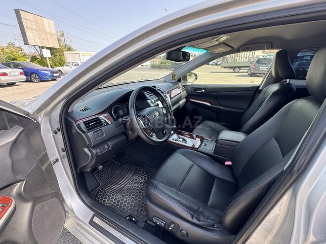 Toyota Camry-10