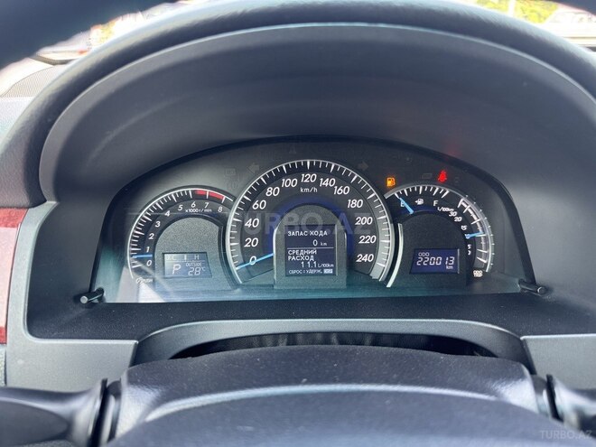 Toyota Camry-12
