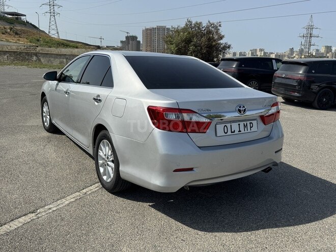 Toyota Camry-7