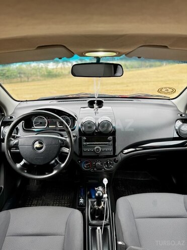 Chevrolet Aveo-5