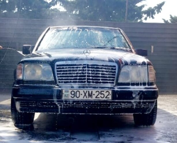 Mercedes E 220 1994, 438,000 km - 2.2 l - Bakı