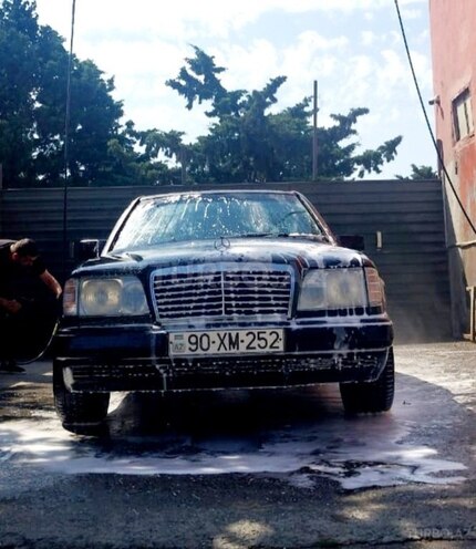 Mercedes E 220 1994, 438,000 km - 2.2 l - Bakı