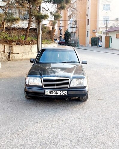Mercedes E 220 1994, 438,000 km - 2.2 l - Bakı
