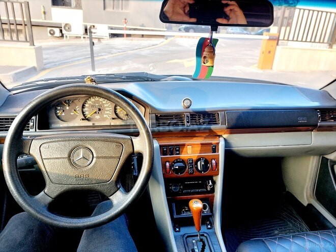 Mercedes E 220 1994, 438,000 km - 2.2 l - Bakı