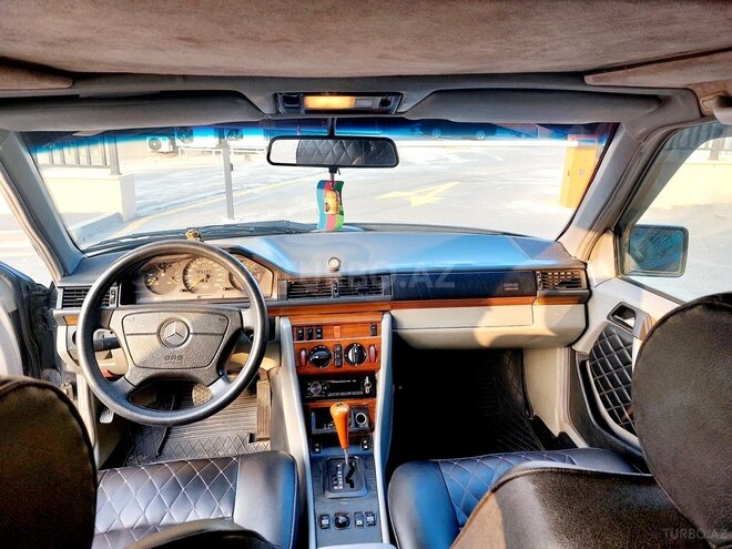 Mercedes E 220 1994, 438,000 km - 2.2 l - Bakı