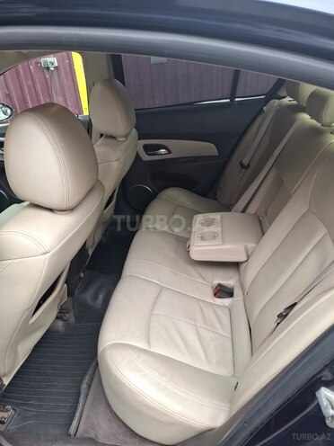 Chevrolet Cruze 2010, 307,385 km - 1.4 л - Qazax