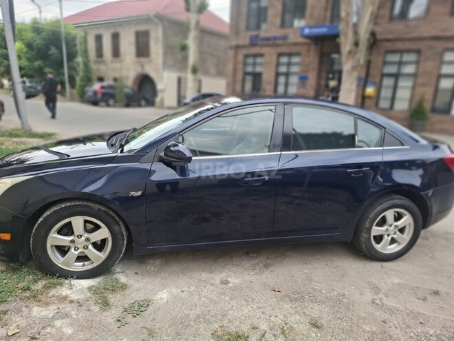 Chevrolet Cruze 2010, 307,385 km - 1.4 л - Qazax