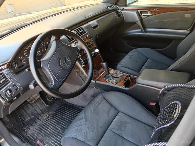 Mercedes E 230 1996, 440,222 km - 2.3 л - Sumqayıt
