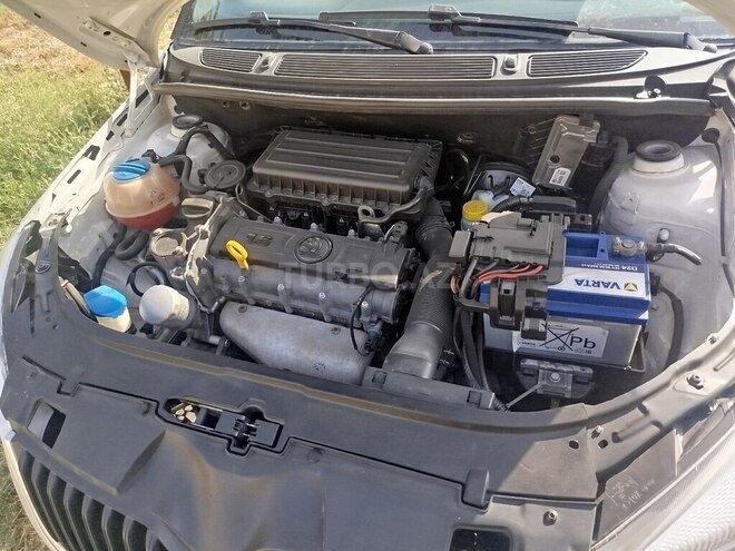 Skoda Fabia 2013, 212,000 km - 1.6 l - Bakı