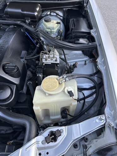 Mercedes E 240 1999, 381,966 km - 2.4 l - Saatlı