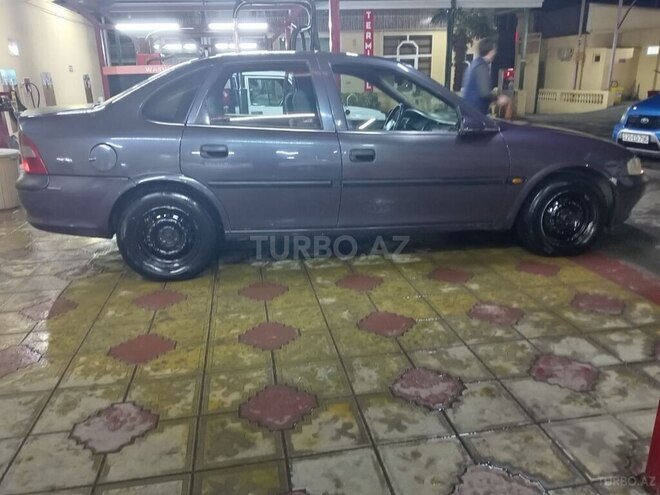 Opel Vectra 1996, 456,075 km - 1.6 l - Gəncə