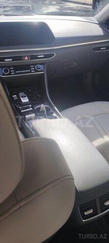 Hyundai Sonata-11