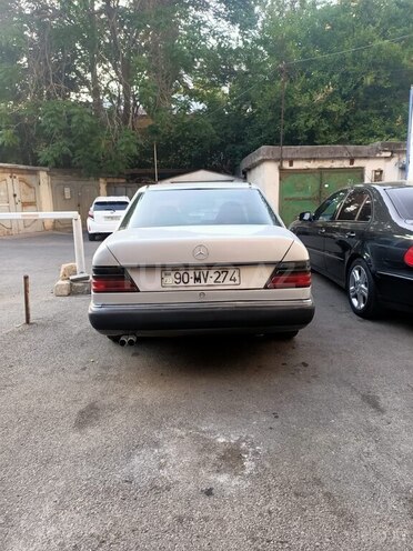 Mercedes E 250 1992, 350,000 km - 2.5 l - Bakı