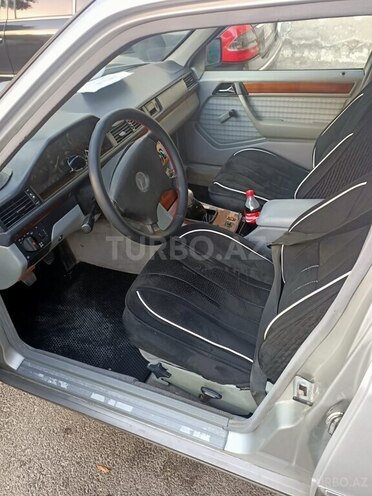 Mercedes E 250 1992, 350,000 km - 2.5 l - Bakı