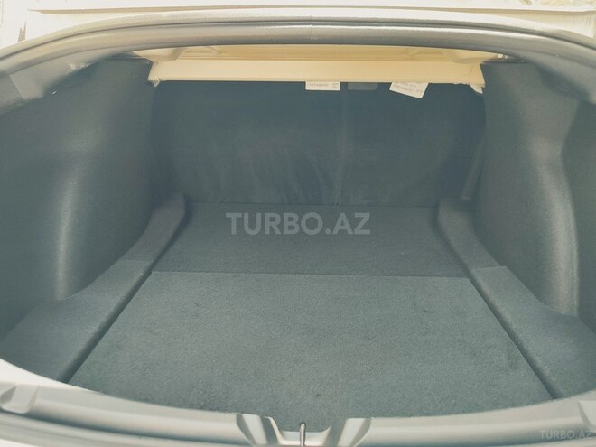 Tesla Model 3-15