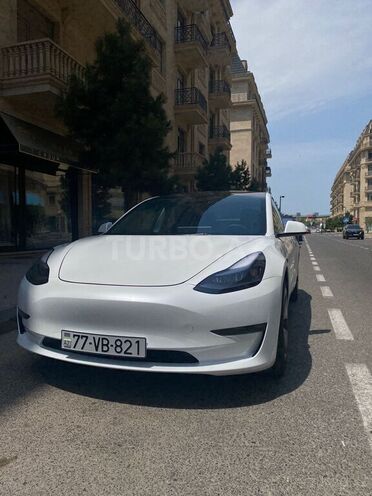 Tesla Model 3-2