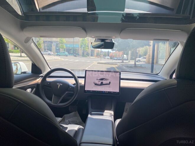Tesla Model 3-11