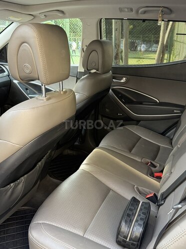Hyundai Santa Fe-5
