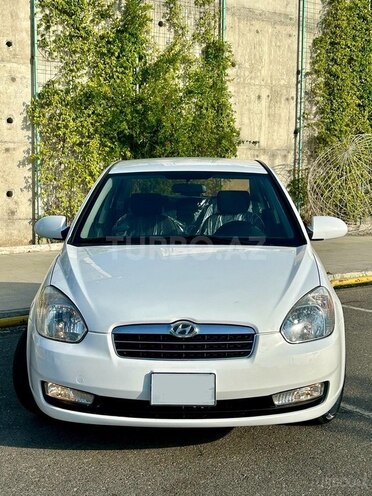 Hyundai Accent-2