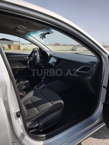 Hyundai Accent 2020, 124,391 km - 1.6 l - Bakı