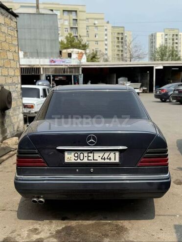 Mercedes E 220 1994, 153,200 km - 2.2 l - Gəncə