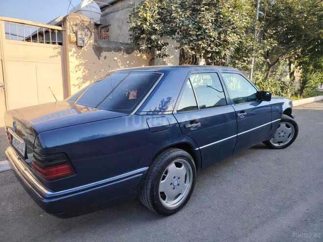 Mercedes E 220 1994, 153,200 km - 2.2 l - Gəncə