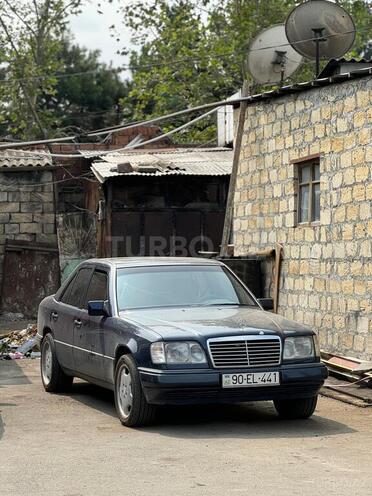 Mercedes E 220 1994, 153,200 km - 2.2 l - Gəncə