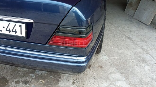 Mercedes E 220 1994, 153,200 km - 2.2 l - Gəncə