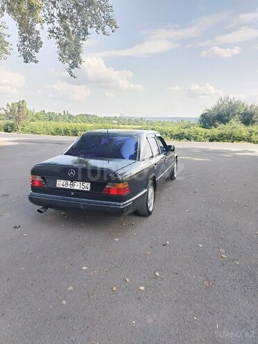 Mercedes E 200 1990, 222,222 km - 2.0 l - Qəbələ