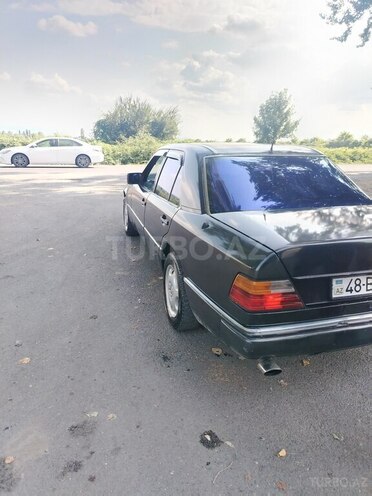 Mercedes E 200 1990, 222,222 km - 2.0 l - Qəbələ