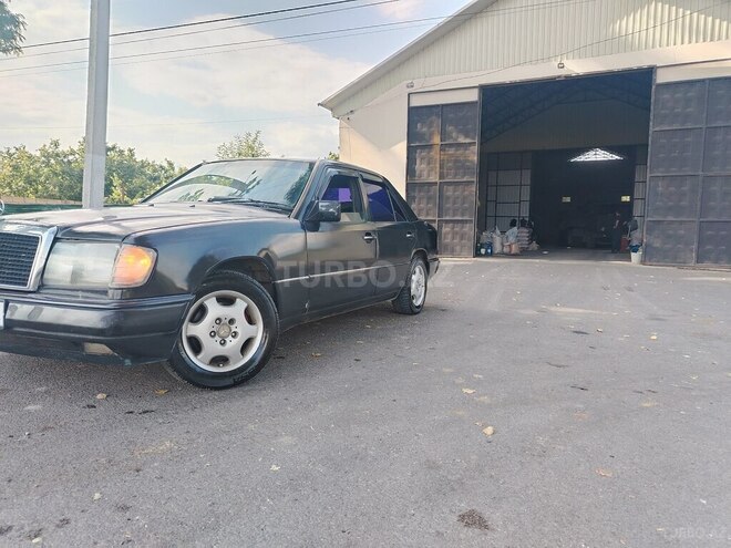 Mercedes E 200 1990, 222,222 km - 2.0 l - Qəbələ
