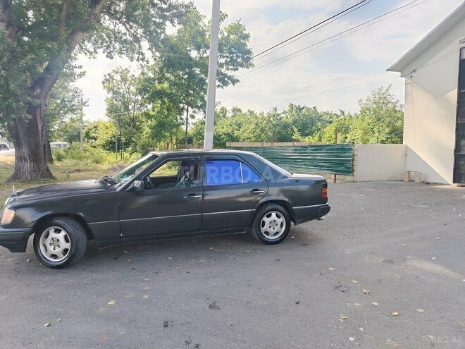 Mercedes E 200 1990, 222,222 km - 2.0 l - Qəbələ