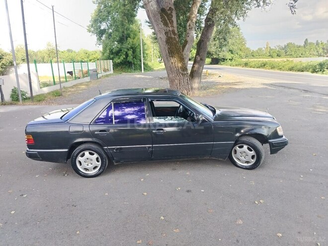 Mercedes E 200 1990, 222,222 km - 2.0 l - Qəbələ