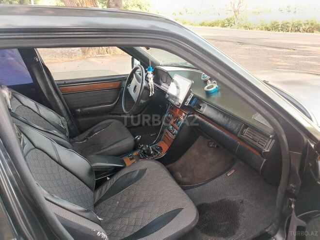 Mercedes E 200 1990, 222,222 km - 2.0 l - Qəbələ