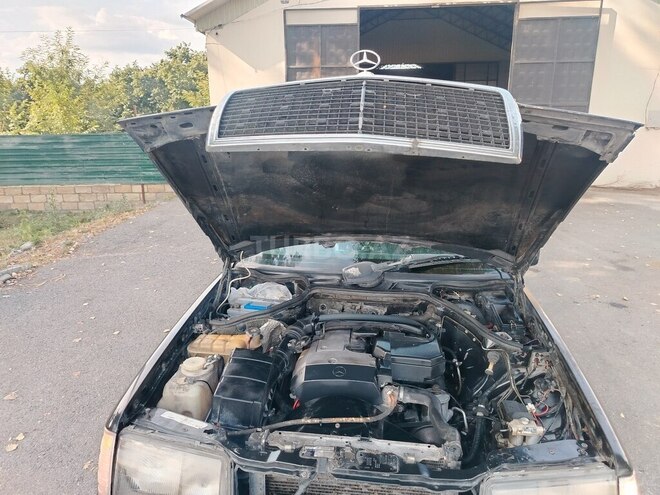 Mercedes E 200 1990, 222,222 km - 2.0 l - Qəbələ
