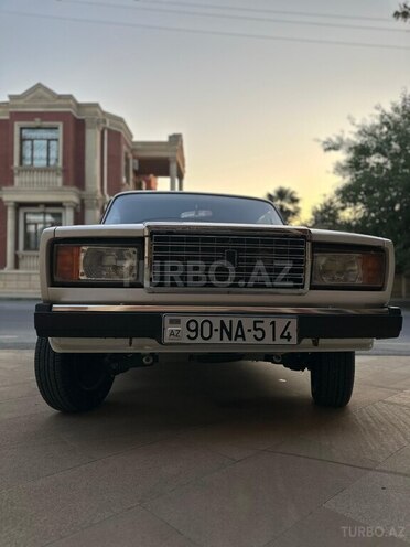 LADA (VAZ) 2107-1