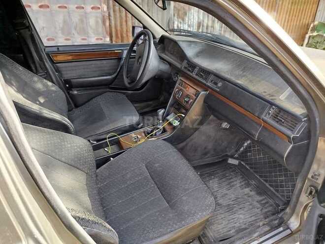 Mercedes E 250 1991, 100,000 km - 2.5 l - Masallı
