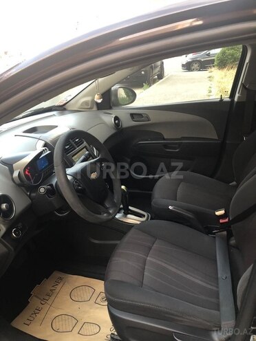 Chevrolet Aveo-7