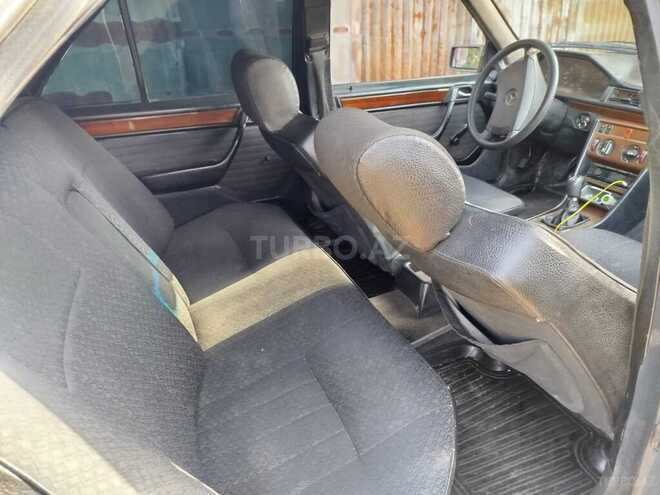 Mercedes E 250 1991, 100,000 km - 2.5 l - Masallı