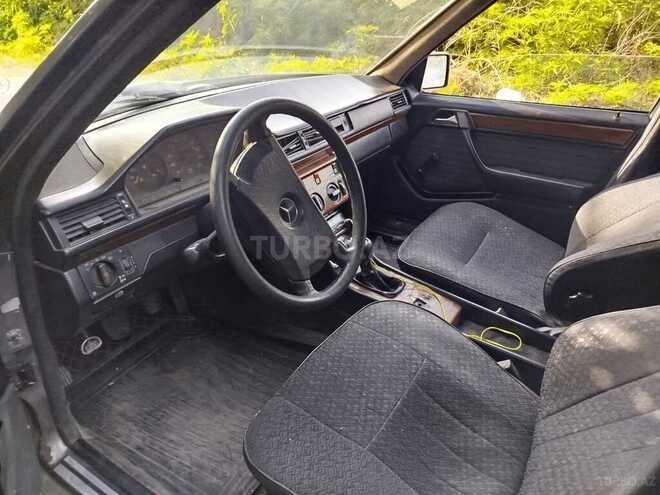 Mercedes E 250 1991, 100,000 km - 2.5 l - Masallı