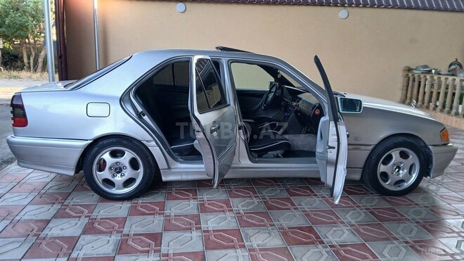 Mercedes C 200 1997, 282,652 km - 2.0 л - Ağstafa